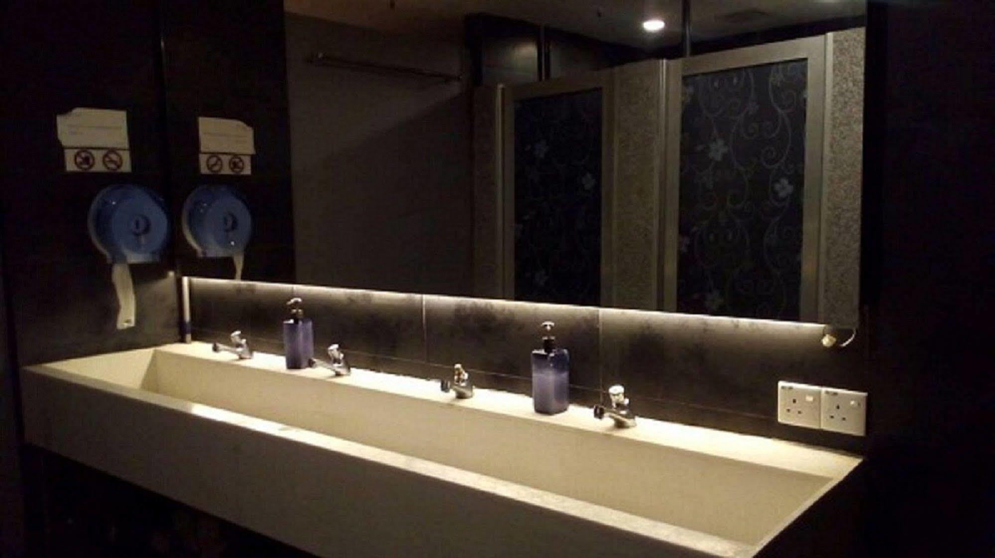 Ufo Capsule Hotel Kuala Lumpur Eksteriør billede