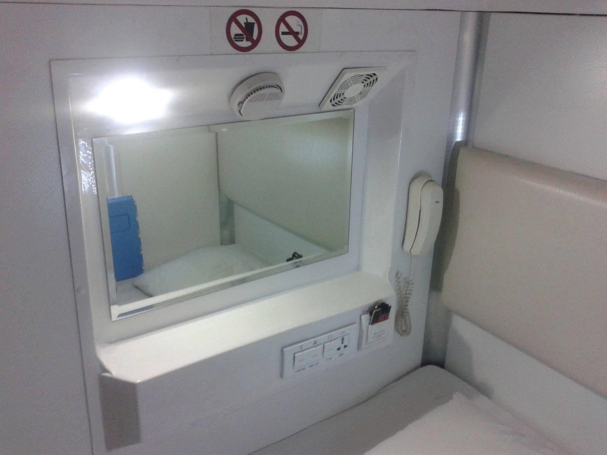 Ufo Capsule Hotel Kuala Lumpur Eksteriør billede